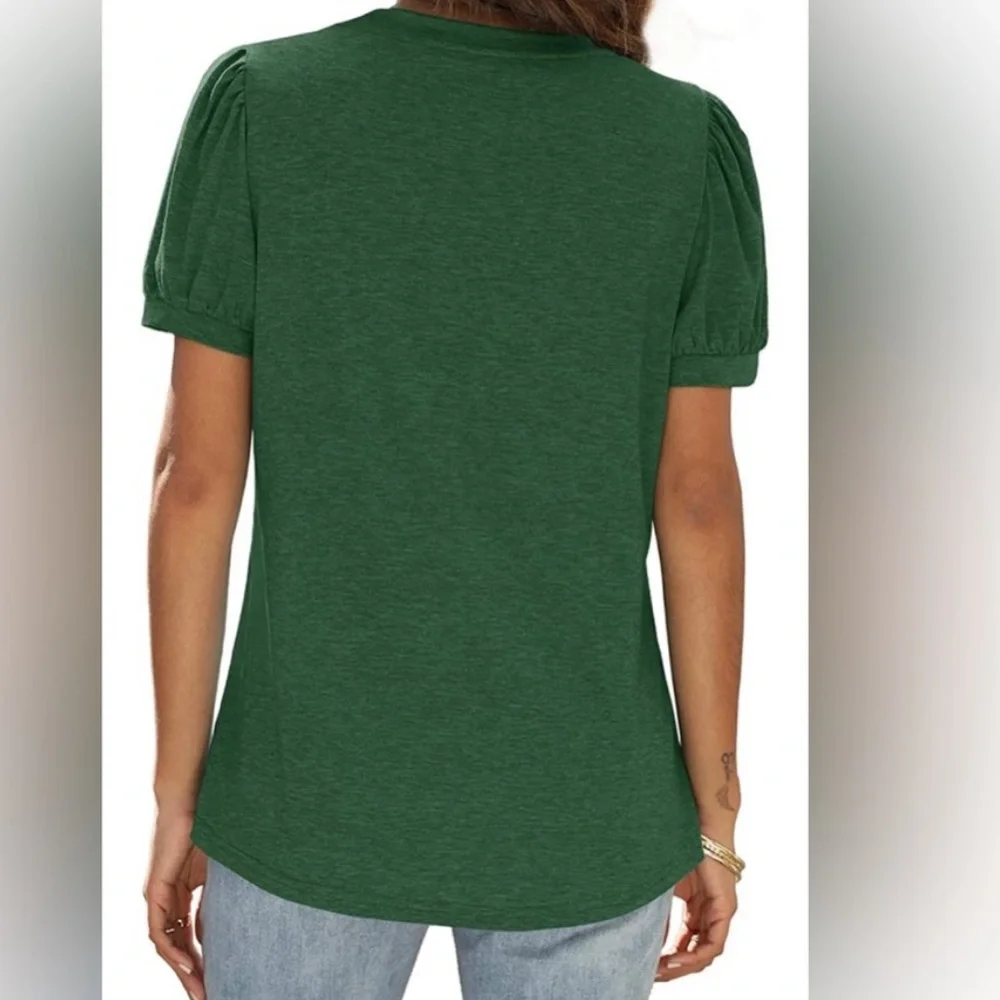 NWT Women’s V-neck puff sleeve shirt Green Size Large Soft and Lightweight - Picture 2 of 4
